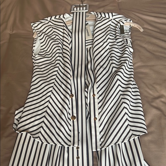 Commense Black and White Wide Leg Jumpsuit with Tie Belt - Picture 4 of 4